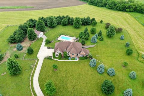 2183 Wagon Trail Rd, White Heath, IL 61884 photo 1
