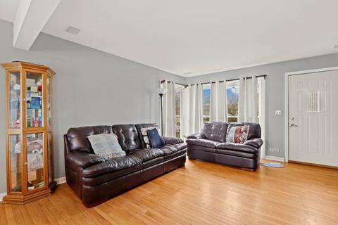 12 S Joyce Ln, Addison, IL 60101 photo 3