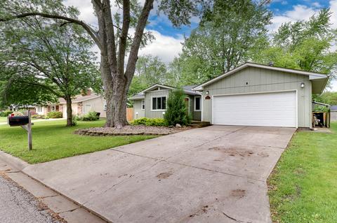 217 Cambridge Dr, Normal, IL 61761 photo 2