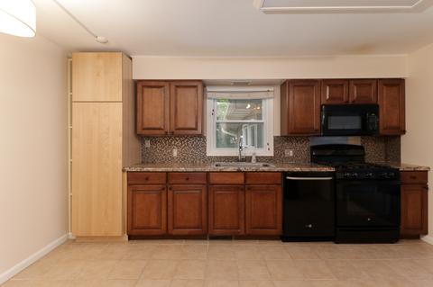 217 Cambridge Dr, Normal, IL 61761 photo 3