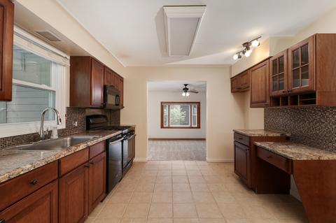 217 Cambridge Dr, Normal, IL 61761 photo 5