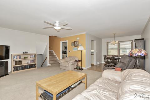 1301 Marcy Ln, Wheeling, IL 60090 photo 9