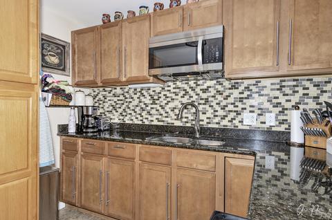 196 W Norman Ln, Wheeling, IL 60090 photo 11