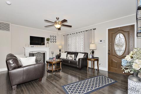 196 W Norman Ln, Wheeling, IL 60090 photo 6