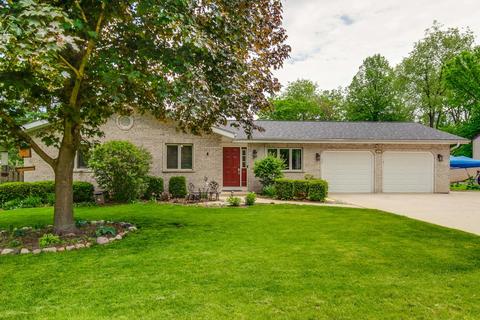 1213 Meadow Dr, Algonquin, IL 60102 photo 2