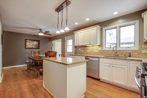 1213 Meadow Dr, Algonquin, IL 60102 photo 9