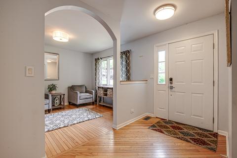1213 Meadow Dr, Algonquin, IL 60102 photo 3