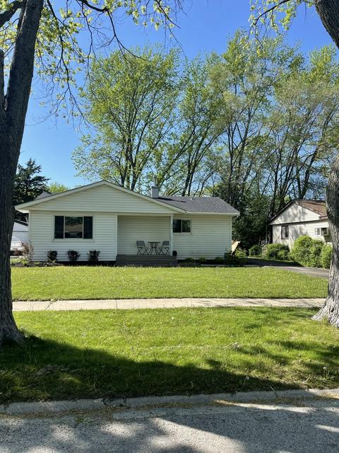 300 Maureen Dr, Wheeling, IL 60090 photo 1