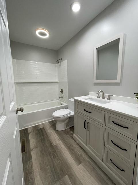 300 Maureen Dr, Wheeling, IL 60090 photo 9