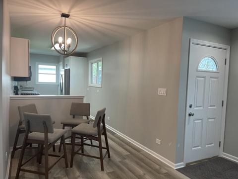 300 Maureen Dr, Wheeling, IL 60090 photo 4