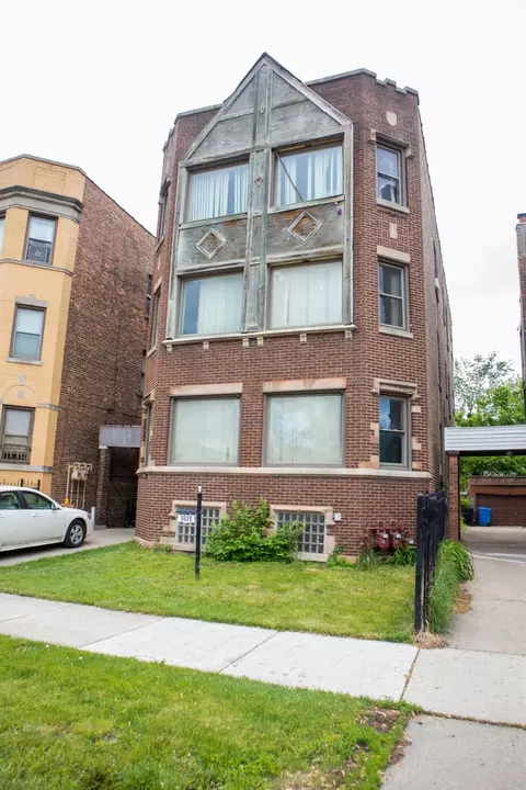 8624 S Euclid Ave, Chicago, IL 60617