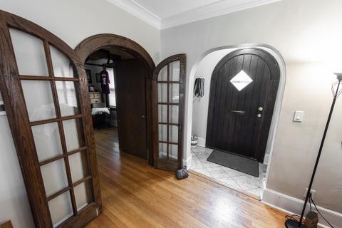 311 E Madison Ave, Wheaton, IL 60187 photo 2