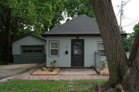 907 Eugene St, Bloomington, IL 61701 photo 3