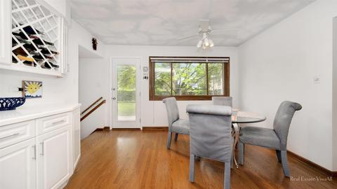 1903 E Seneca Ln, Mount Prospect, IL 60056 photo 9