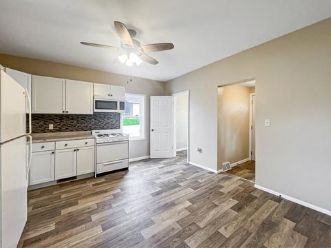 419 N Salisbury, Davis, IL 61019 photo 11