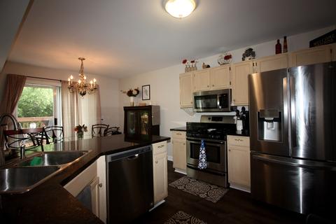 1323 Summersweet Ln, Bartlett, IL 60103 photo 4
