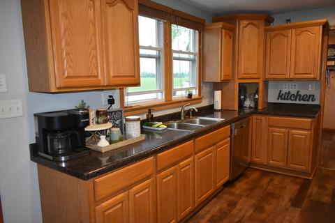 201 S Benson Rd, Secor, IL 61771 photo 2
