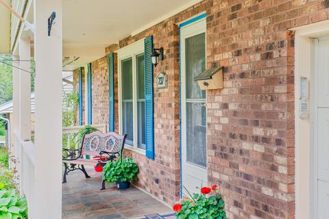 237 Thomas St, Cary, IL 60013 photo 4