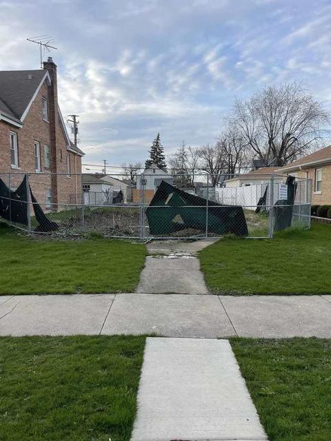 8140 44th Ct, Lyons, IL 60534