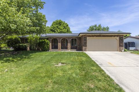 2702 E Washington St, Bloomington, IL 61704 photo 1