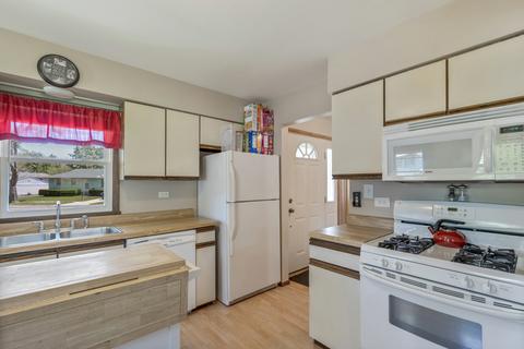 124 Saint Armand Ln, Wheeling, IL 60090 photo 8