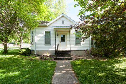 202 E 5th St, Gridley, IL 61744 photo 1