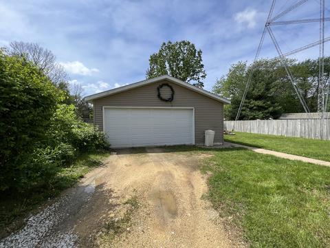 835 E Shawnee St, Freeport, IL 61032 photo 28