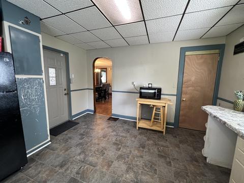 835 E Shawnee St, Freeport, IL 61032 photo 7