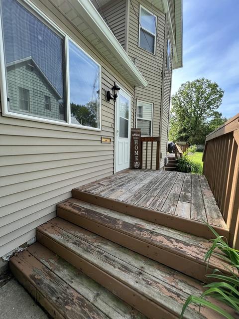 835 E Shawnee St, Freeport, IL 61032 photo 3