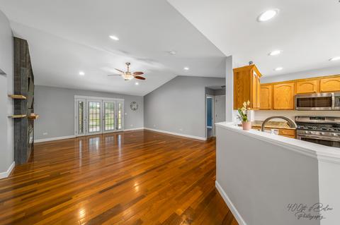 701 Wimbleton Trl, Mchenry, IL 60050 photo 4