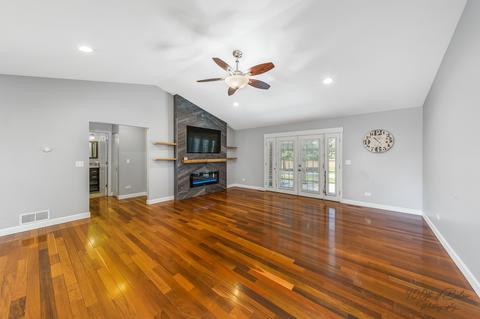 701 Wimbleton Trl, Mchenry, IL 60050 photo 5