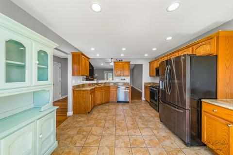 701 Wimbleton Trl, Mchenry, IL 60050 photo 8