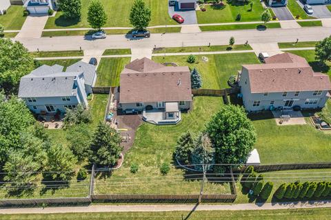 701 Wimbleton Trl, Mchenry, IL 60050 photo 28