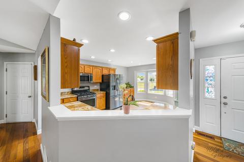 701 Wimbleton Trl, Mchenry, IL 60050 photo 6