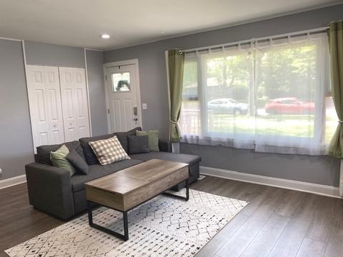 2408 Cardinal Dr, Rolling Meadows, IL 60008 photo 3