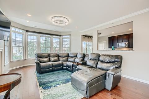 2634 Commons Dr, Glenview, IL 60026 photo 4