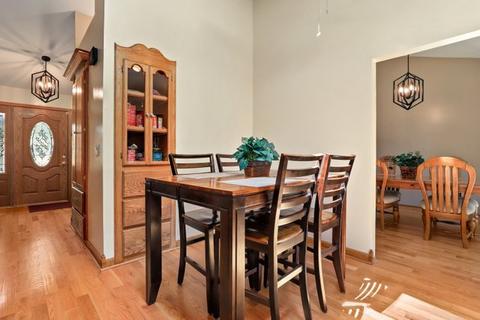 515 Hampton Cir, Bartlett, IL 60103 photo 4