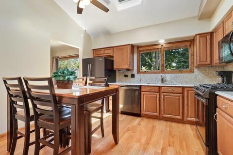 515 Hampton Cir, Bartlett, IL 60103 photo 5