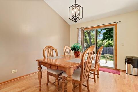 515 Hampton Cir, Bartlett, IL 60103 photo 10