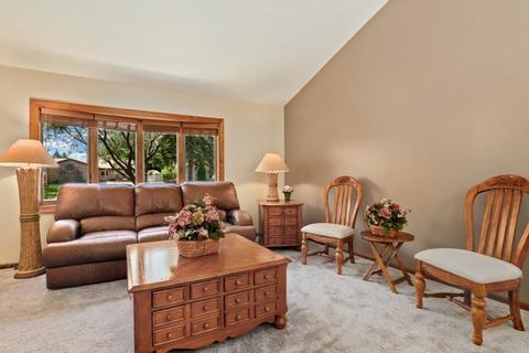 515 Hampton Cir, Bartlett, IL 60103 photo 8