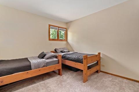 515 Hampton Cir, Bartlett, IL 60103 photo 12