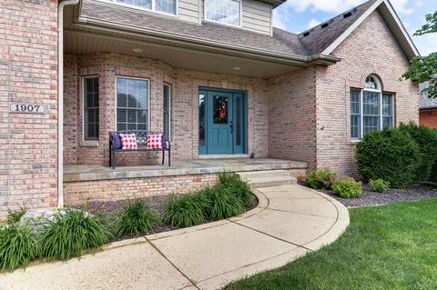 1907 Wakefield Ln, Bloomington, IL 61704 photo 2