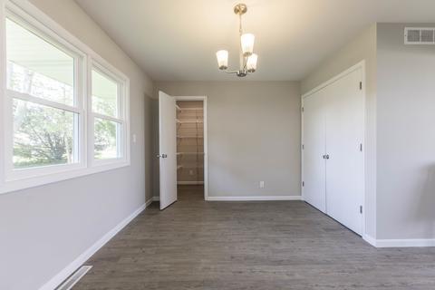 413 E Northtown Rd, Normal, IL 61761 photo 13