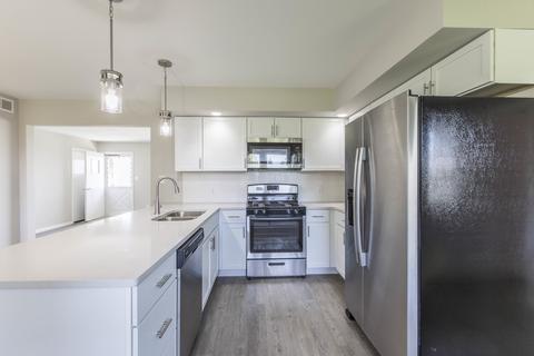413 E Northtown Rd, Normal, IL 61761 photo 11