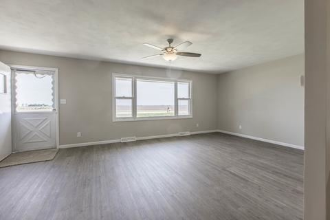 413 E Northtown Rd, Normal, IL 61761 photo 5