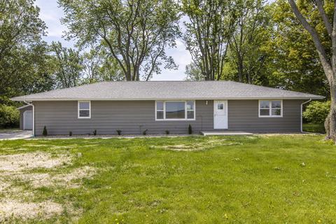 413 E Northtown Rd, Normal, IL 61761 photo 3