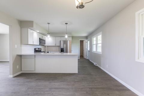 413 E Northtown Rd, Normal, IL 61761 photo 10