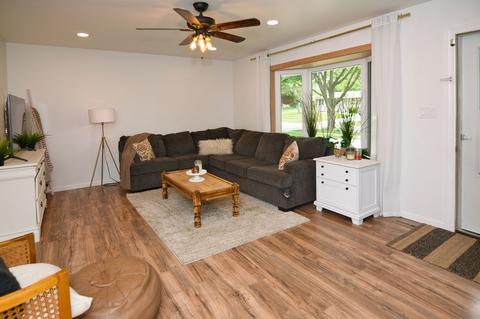 4005 Grand Ave, Mchenry, IL 60050 photo 3