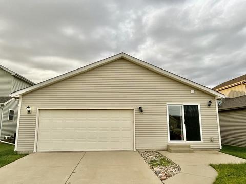 3577 Silverado Trl, Normal, IL 61761 photo 2