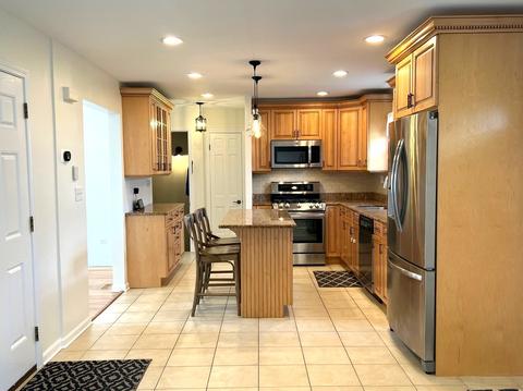 2504 Pick Dr, Glenview, IL 60025 photo 3